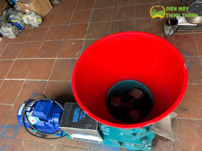 Cấu tạo và nguyên lý hoạt động của máy ép cám viên S286