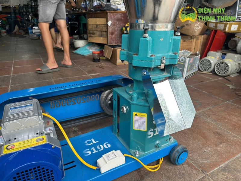 Cấu tạo và thông số kỹ thuật chi tiết của máy ép cám viên S196 Curoa 4 lô ép