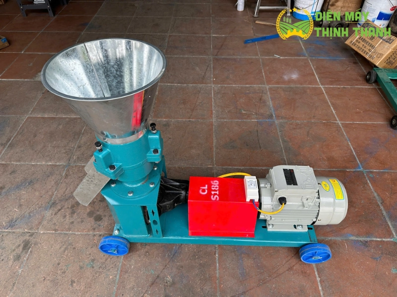 Thông số kỹ thuật nổi bật của máy ép cám viên trục đứng S186 Plus