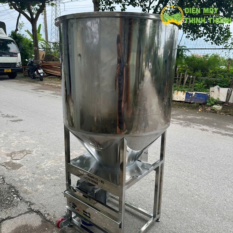 Lựa chọn máy trộn cám trục đứng Inox 150Kg tại Điện Máy Thịnh Thành