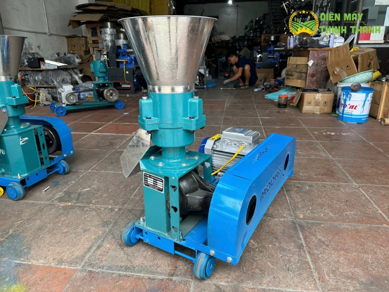 Tổng quan về máy ép cám viên S196 Curoa 4 lô ép