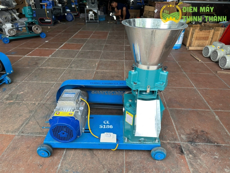 Thông số kỹ thuật và cấu tạo nổi bật của máy ép cám viên S186 curoa 3 lô ép